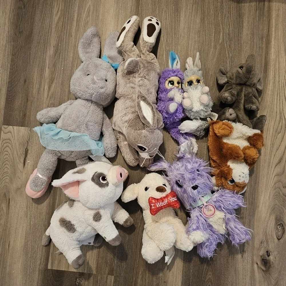 Lot Of 8 Stuffed Animal Toys